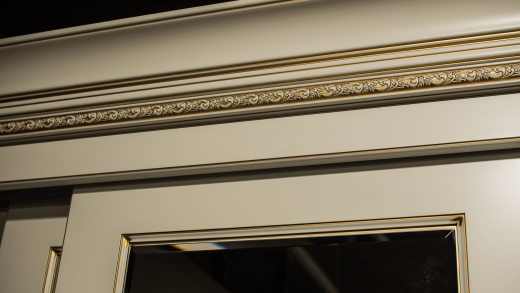 Шкаф в стиле Классика