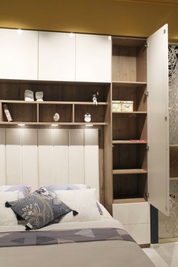 Стеллаж в спальню 