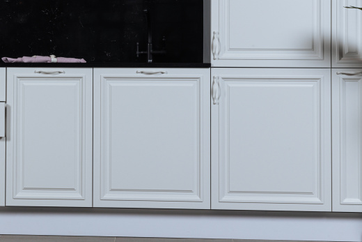 Прямая неоклассическая кухня 