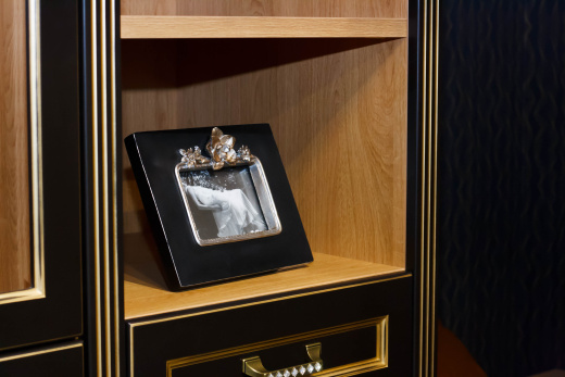 Гардеробная в классическом стиле 01-842