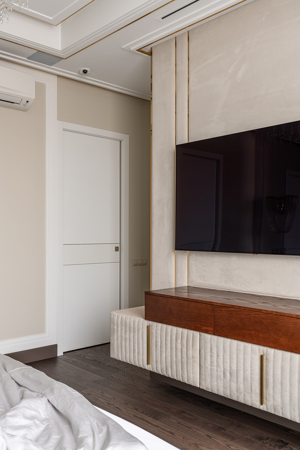 Мебель в спальню. Навесная консоль