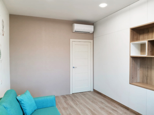 Детская встроенная система хранения с ТВ и рабочей зонами