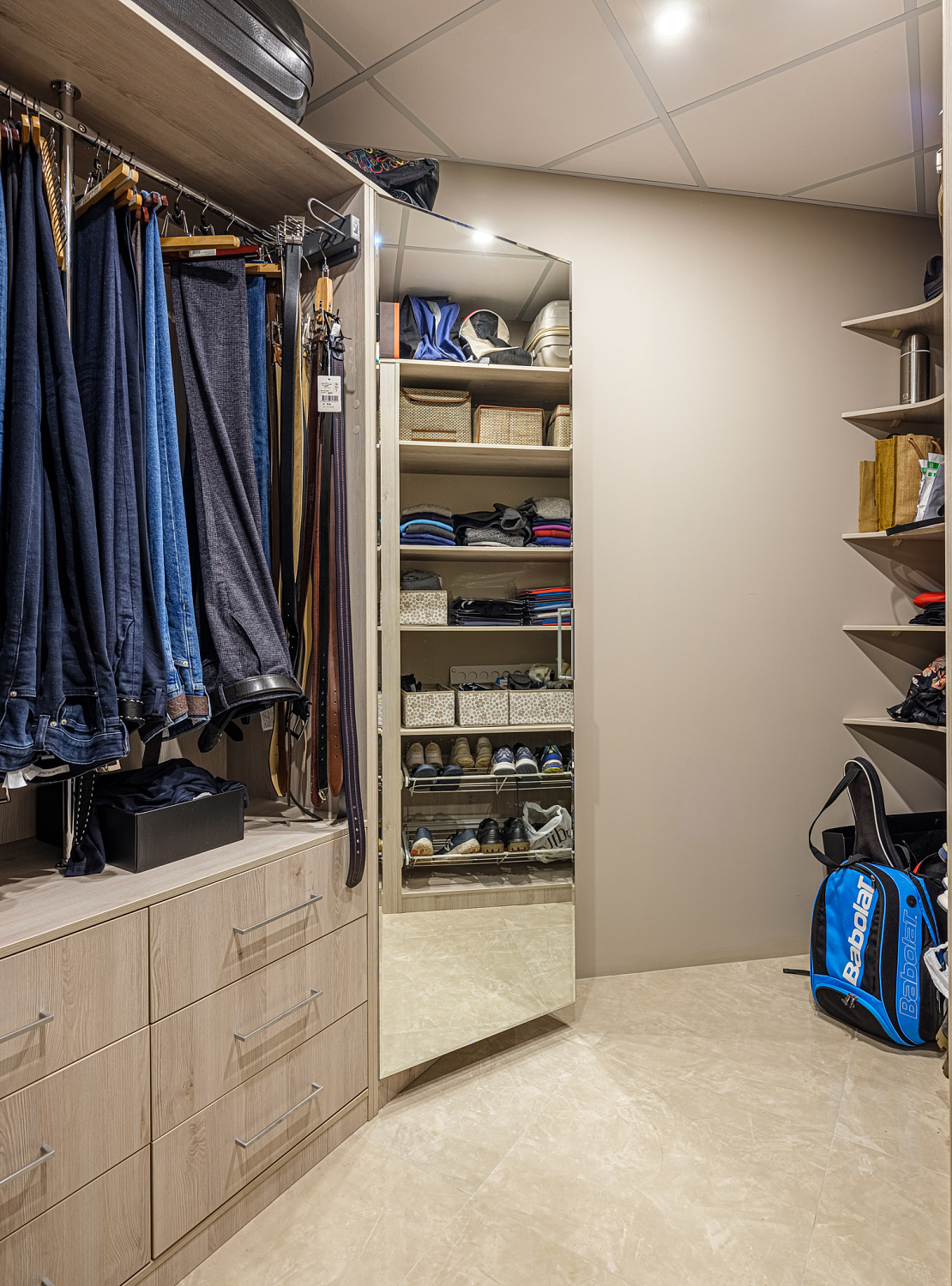 Мебель по проекту дизайнера в московскую квартиру