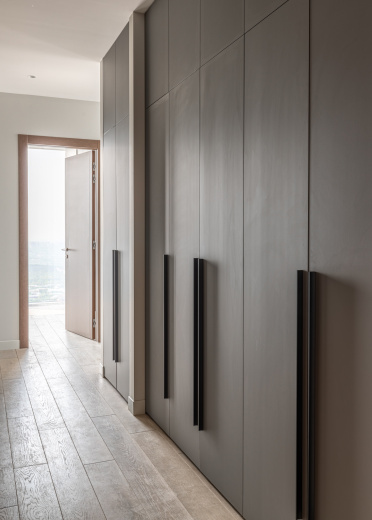 Распашной шкаф с фасадами Supramat