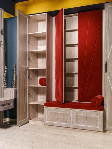 Прихожая из шпона с мягким элементом