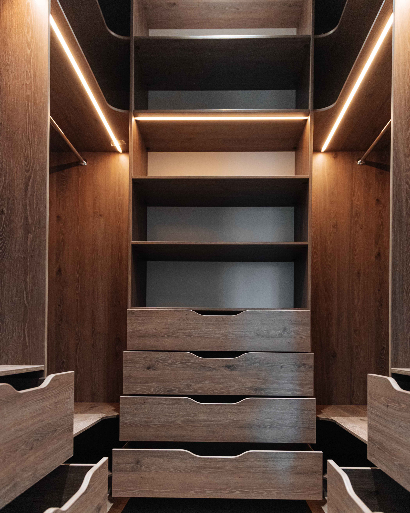 П-образная гардеробная