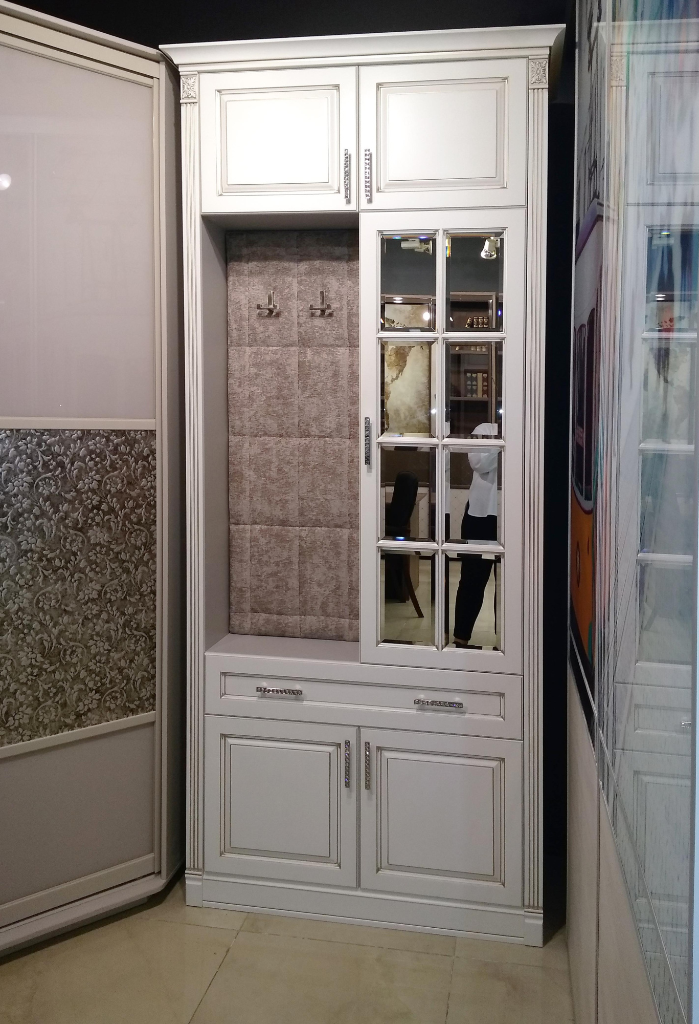 Прихожая в классическом стиле