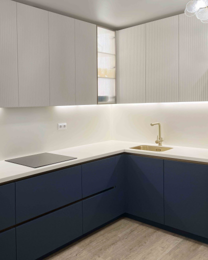 Угловая кухня из МФД