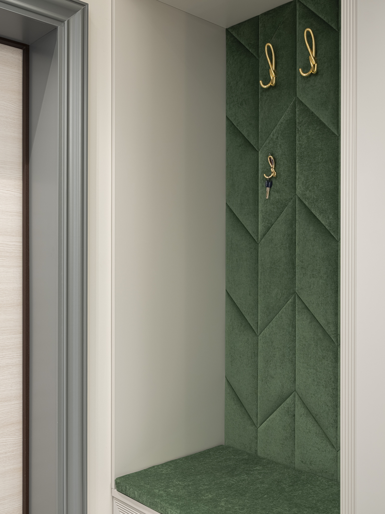 Корпусная прихожая в нише