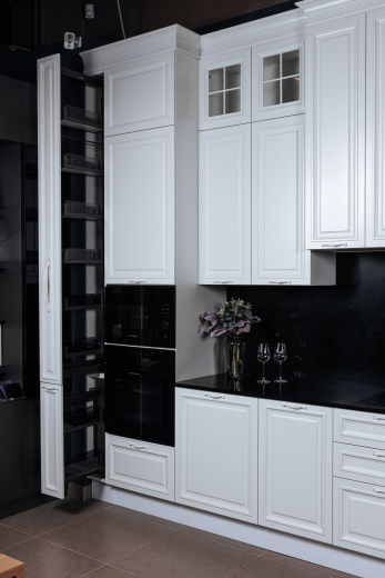 Прямая неоклассическая кухня 