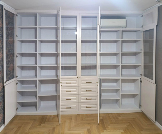 Библиотека с витриной