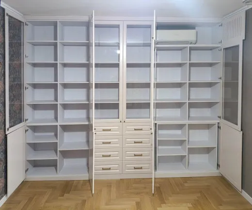 Библиотека с витриной