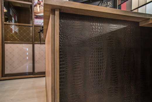 Стол рабочий с кожей + тумба