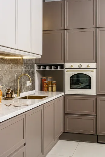 Угловая кухня с островом 2677х4208х600