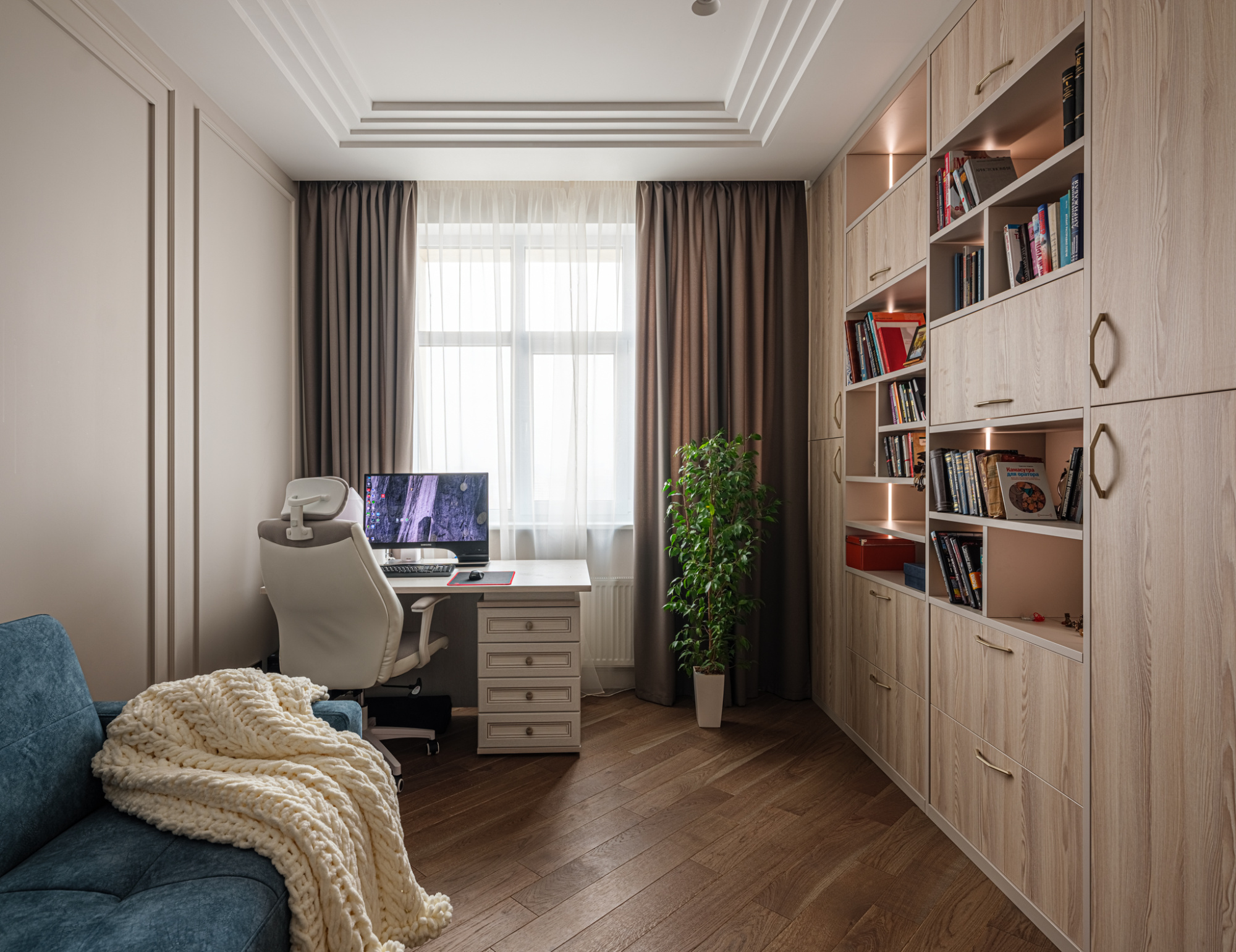 Шкаф-библиотека 