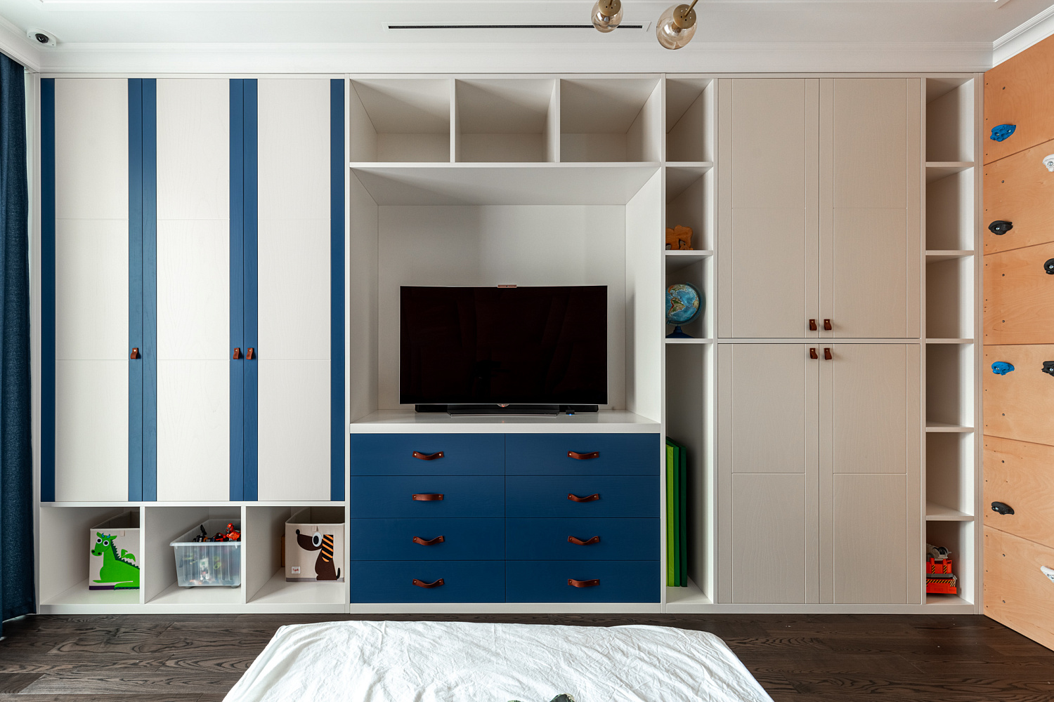 Мебель из шпона в детскую комнату для мальчика