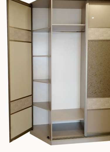 Шкаф с дверью-купе + распашные 