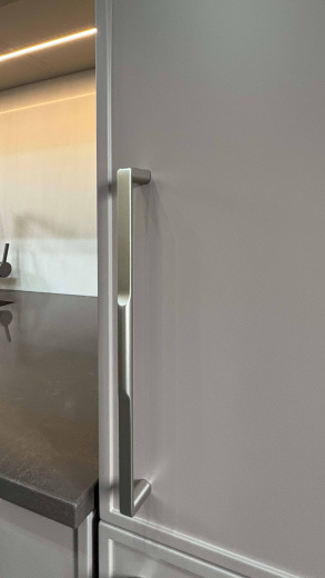 Угловая кухня с островом