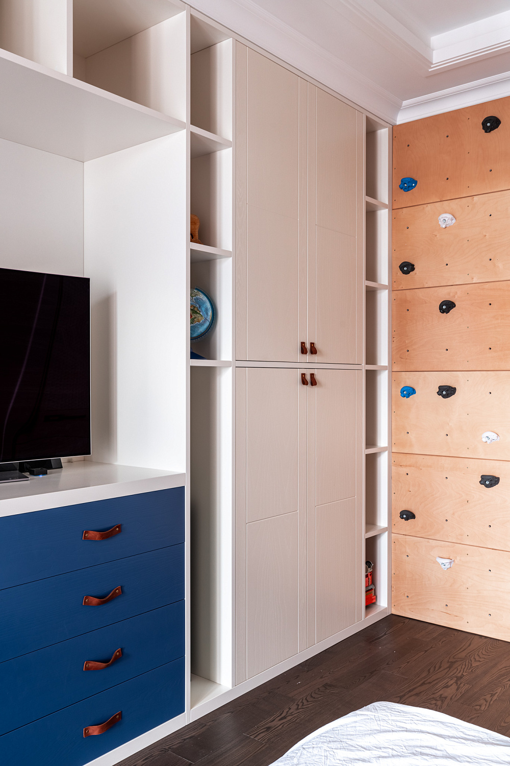 Мебель из шпона в детскую комнату для мальчика