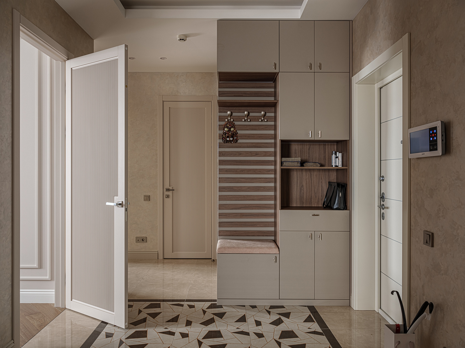 Мебель по проекту дизайнера в московскую квартиру