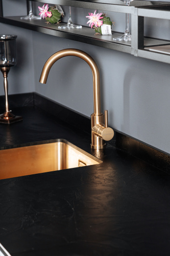 Прямая кухня с фрезерованными фасадами