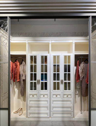 Гардеробная в классическом стиле