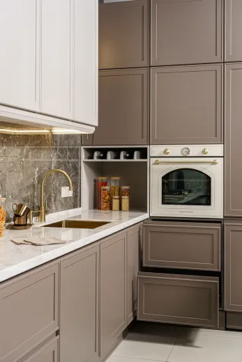 Угловая кухня с островом 2677х4208х600