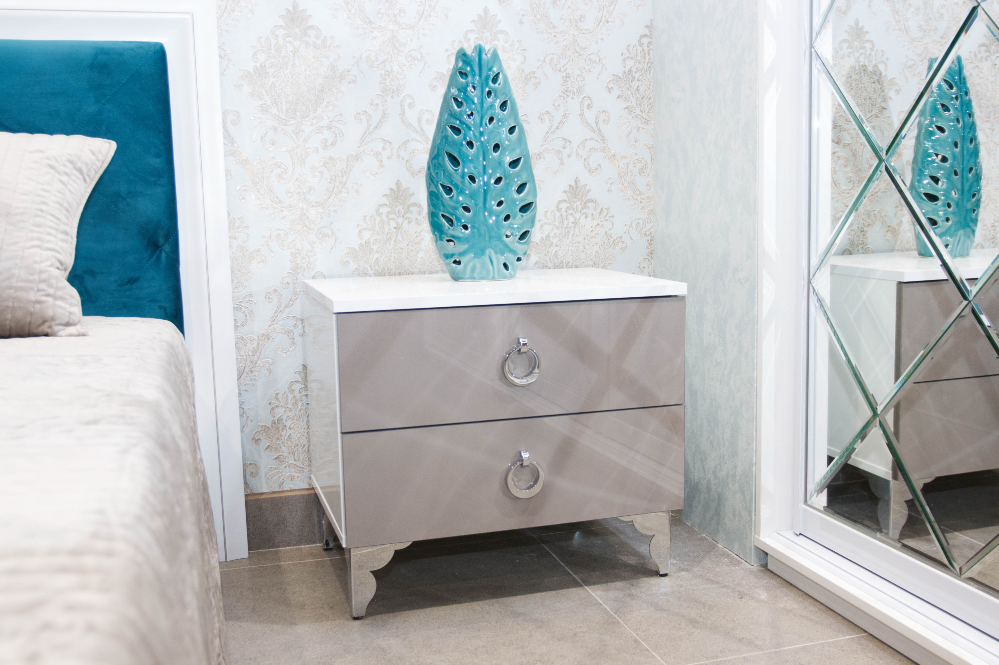 Прикроватные тумбы (2 шт.)