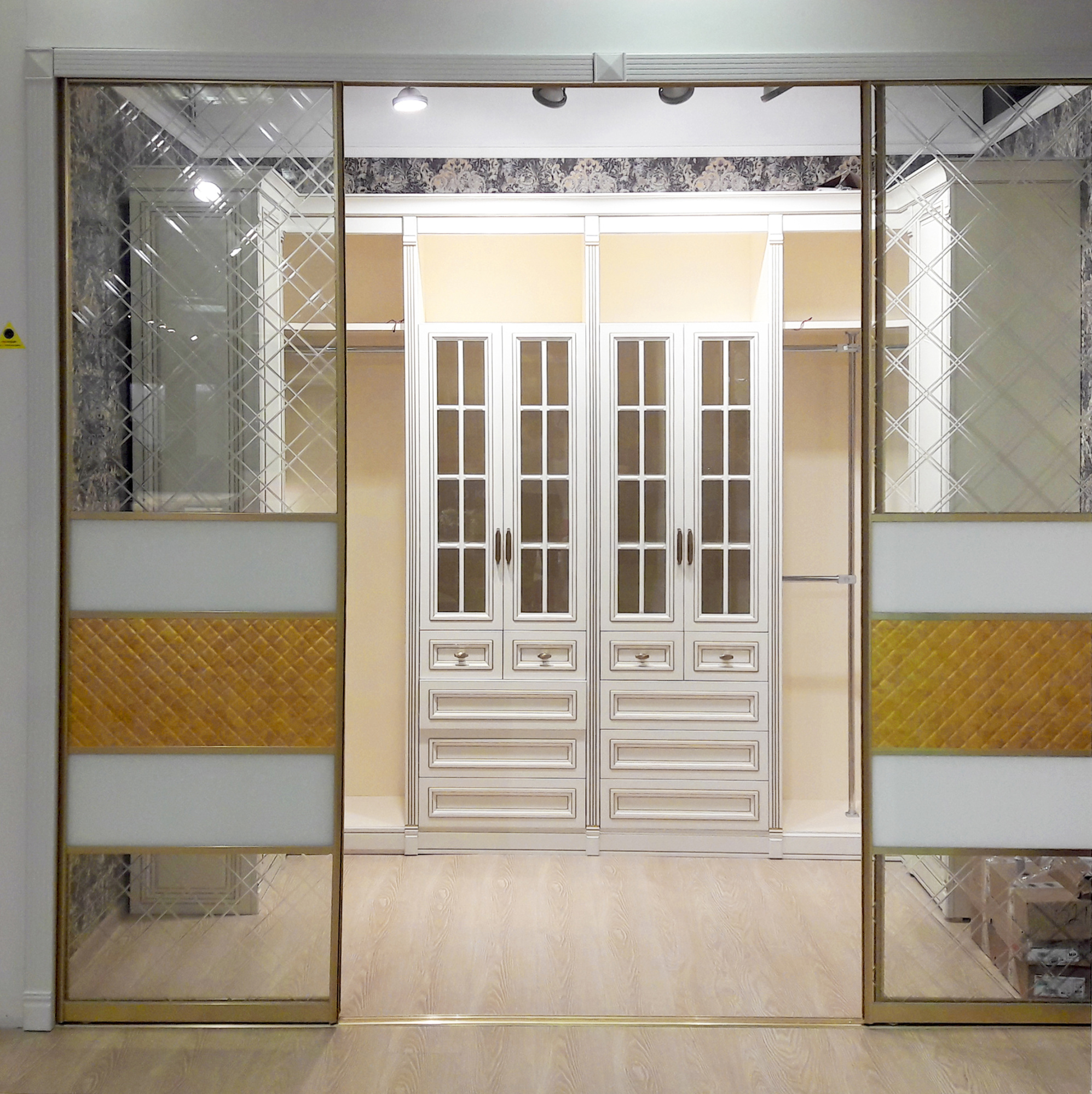 Двери-купе в профиле Сапфир