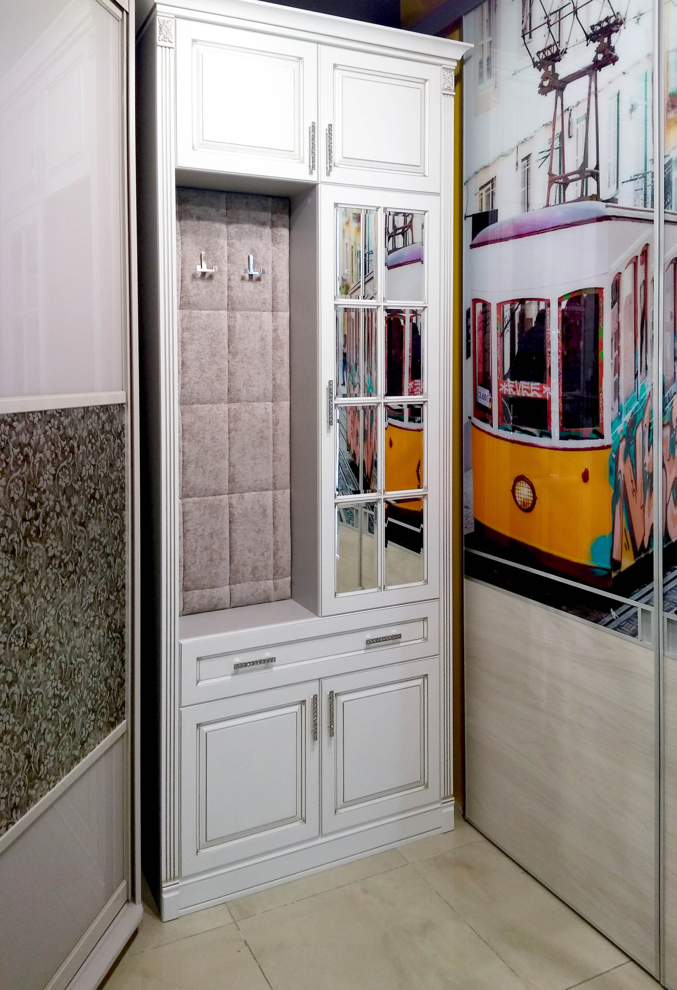 Прихожая в классическом стиле