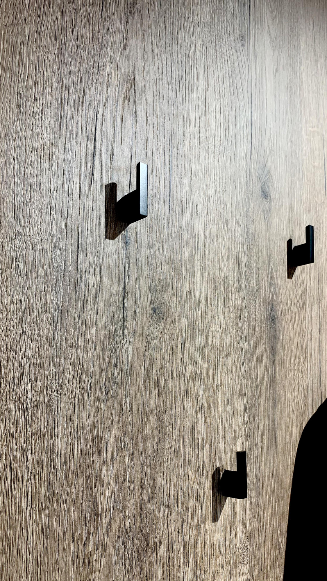 Прихожая с МДФ фасадами и складной дверью