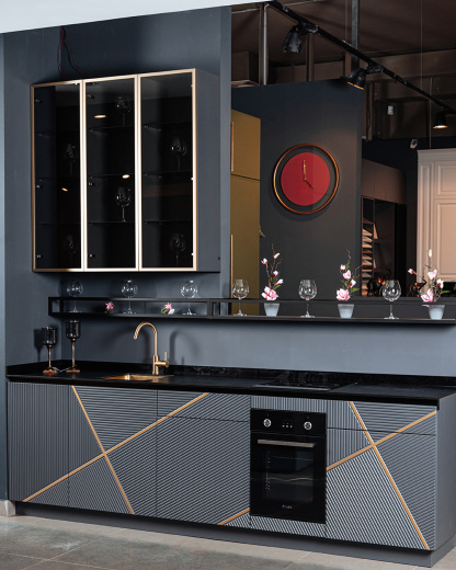 Прямая кухня с фрезерованными фасадами