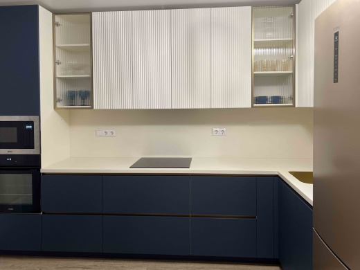 Угловая кухня из МФД