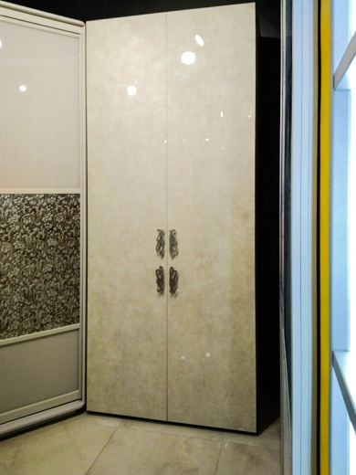 Корпусный шкаф для одежды и обуви