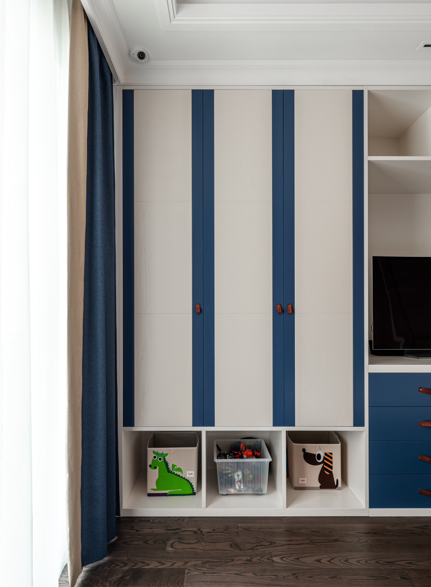 Мебель в детскую из шпона