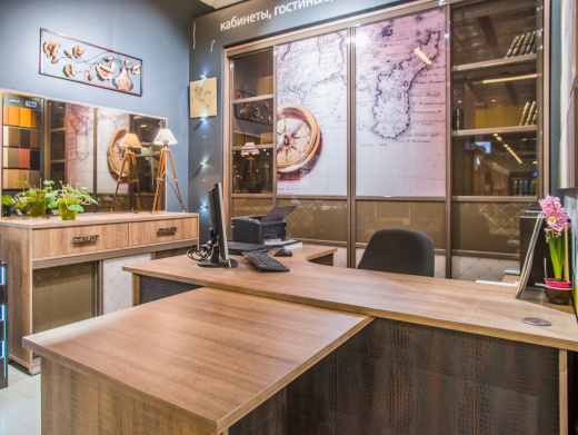 Стол рабочий с кожей + тумба