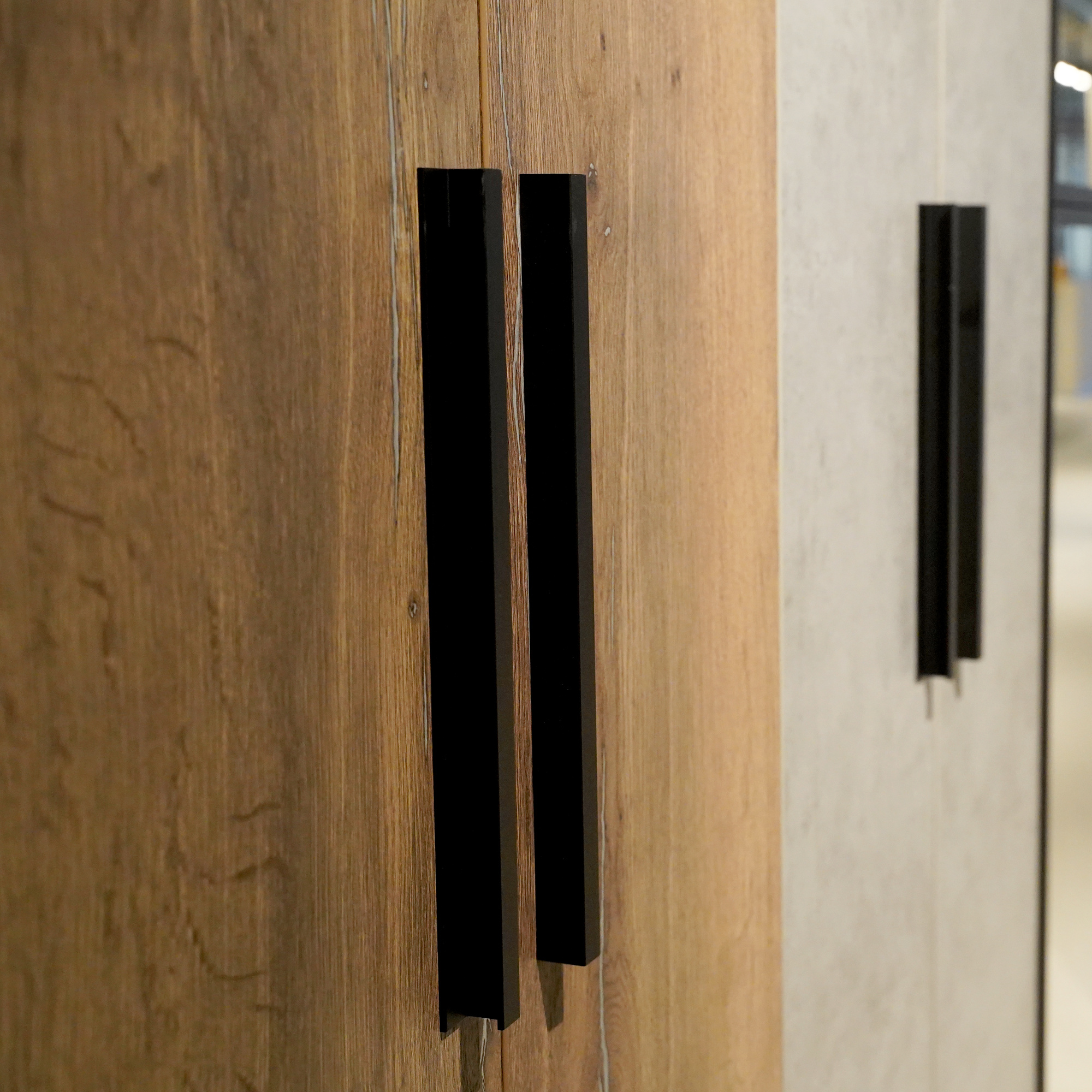 Шкаф-стеллаж в офис