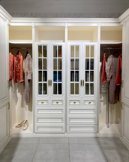Гардеробная в классическом стиле