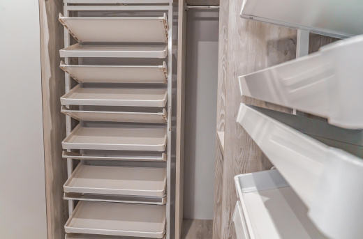 Гардеробная с поворотными обувницами