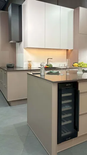 Угловая кухня с островом 2750х1400х600