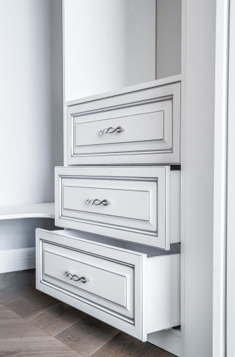 Гардеробная комната в классическом стиле