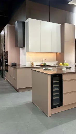 Угловая кухня с островом 2750х1400х600