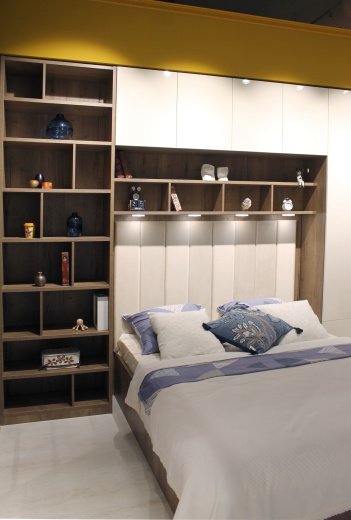 Стеллаж в спальню 