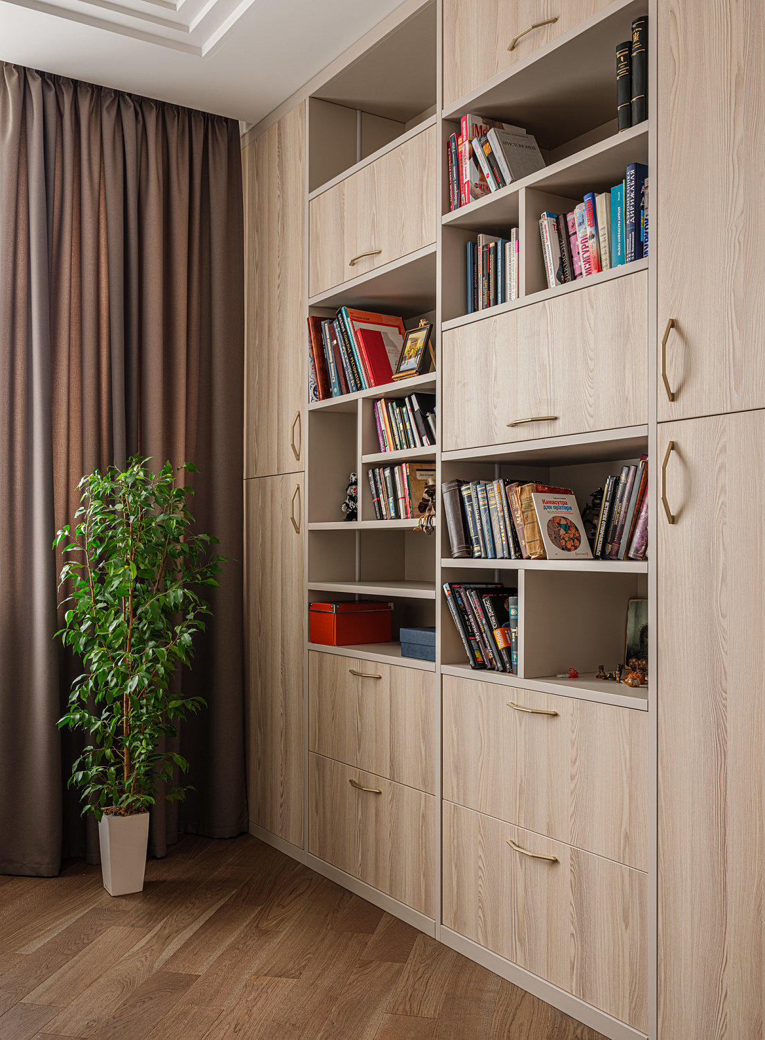 Мебель по проекту дизайнера в московскую квартиру