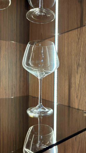 Подвесная гостиная из шпона