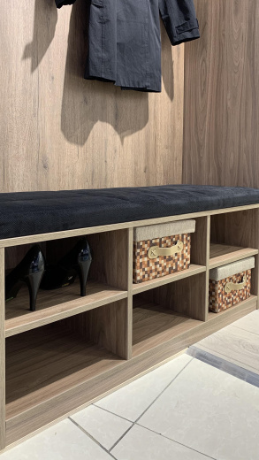 Прихожая с МДФ фасадами и складной дверью