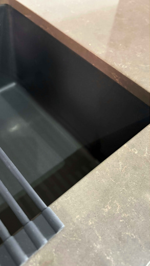 Угловая кухня с островом