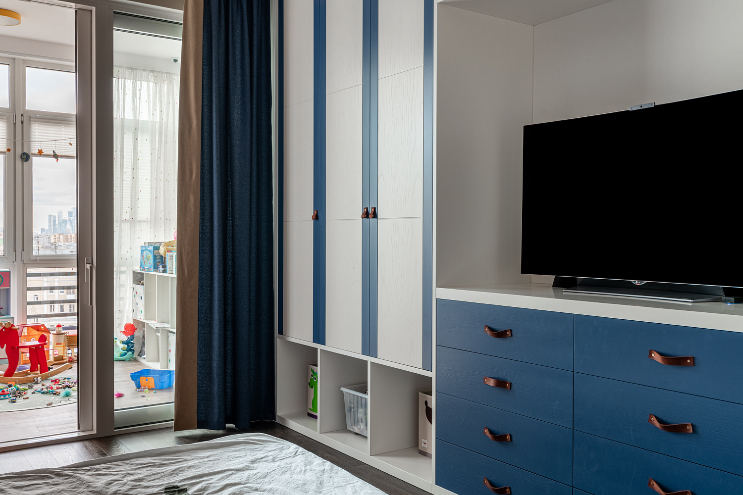 Мебель из шпона в детскую комнату для мальчика