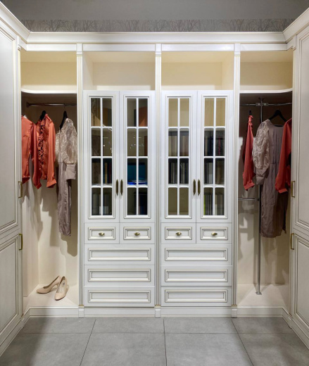 Гардеробная в классическом стиле