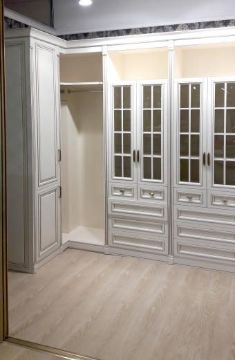 Гардеробная в классическом стиле